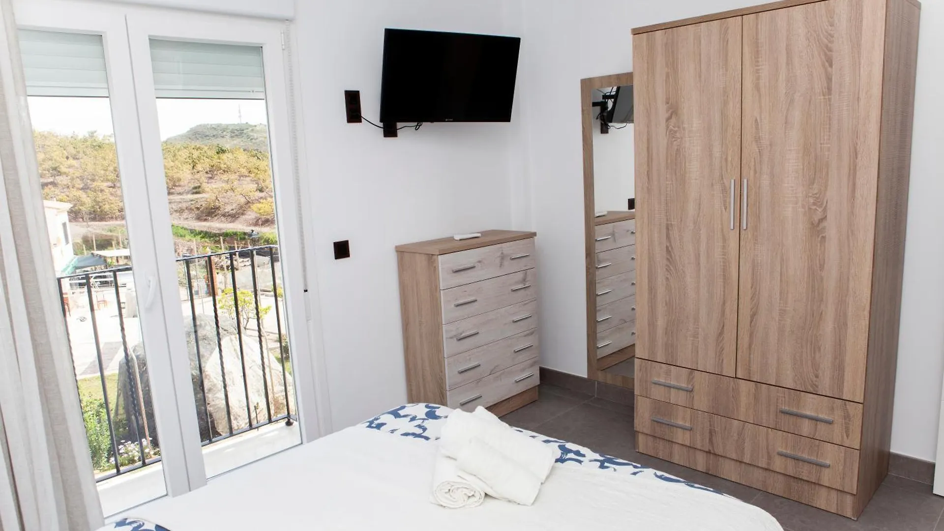 Apartamentos El Chorrilllo Almayate Bajo Spanien